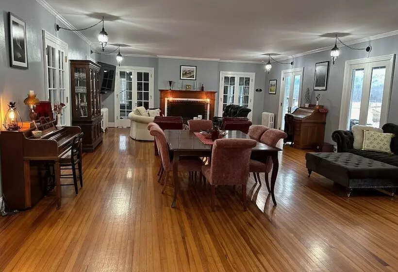 Aamiaismajoitus (B&B) 37 Oak Ridge House