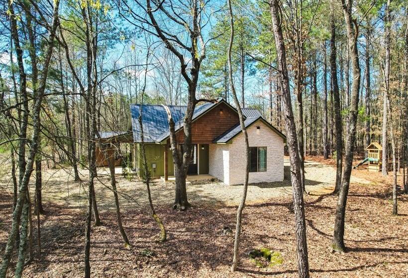 Chic Forest Hideaway In Broken Bow W/ Hot Tub