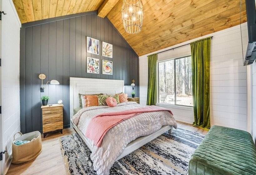 Chic Forest Hideaway In Broken Bow W/ Hot Tub