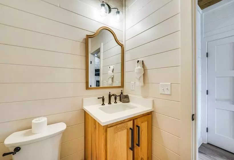 Chic Forest Hideaway In Broken Bow W/ Hot Tub