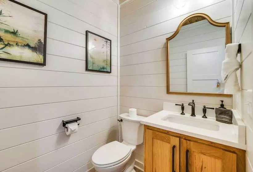 Chic Forest Hideaway In Broken Bow W/ Hot Tub