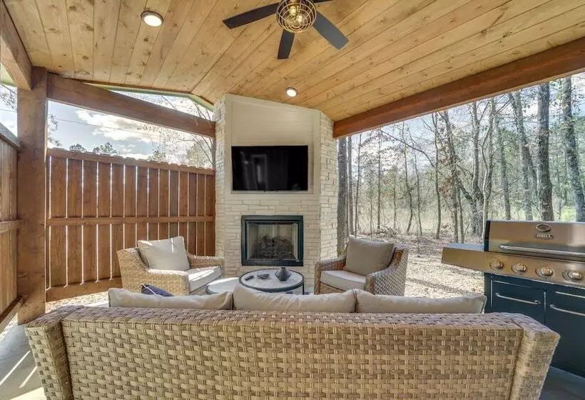 Chic Forest Hideaway In Broken Bow W/ Hot Tub