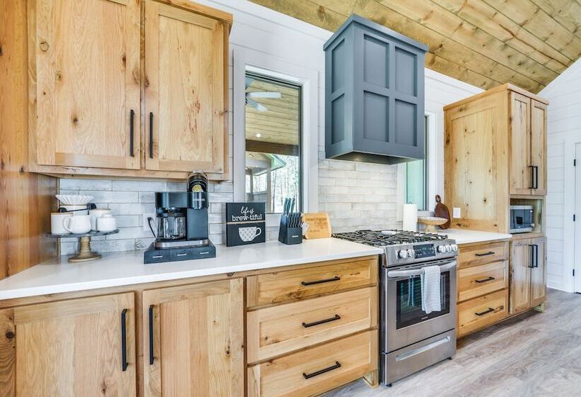 Chic Forest Hideaway In Broken Bow W/ Hot Tub