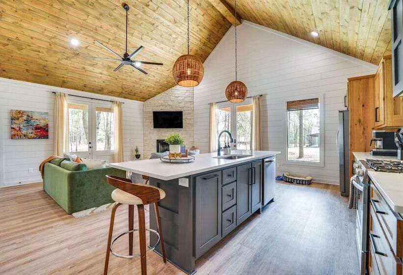 Chic Forest Hideaway In Broken Bow W/ Hot Tub