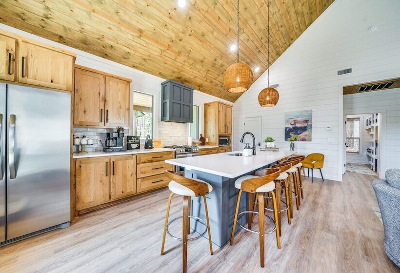 Chic Forest Hideaway In Broken Bow W/ Hot Tub