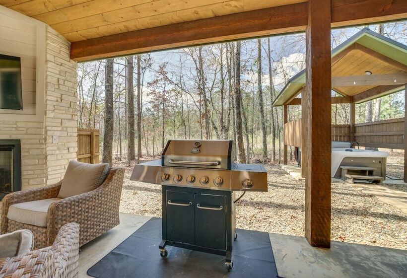 Chic Forest Hideaway In Broken Bow W/ Hot Tub