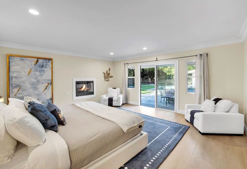 Forman By Avantstay Pool, Near Hollywood Studios