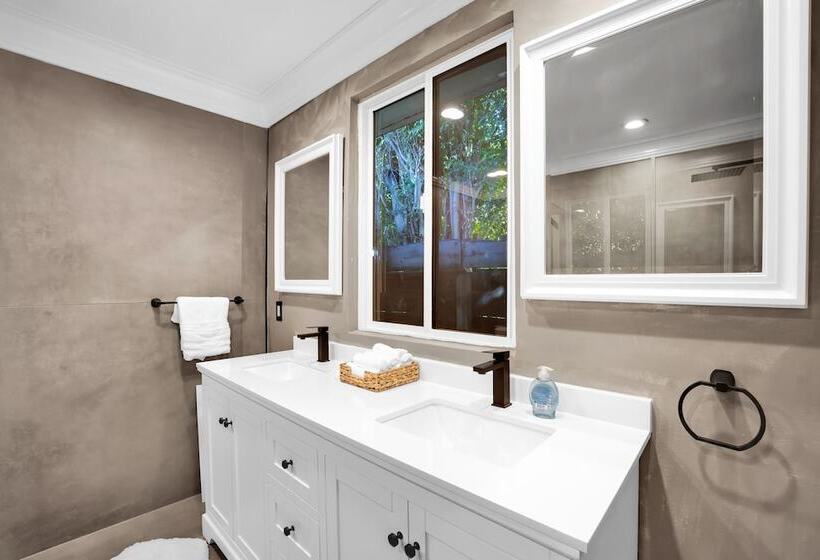 Forman By Avantstay Pool, Near Hollywood Studios