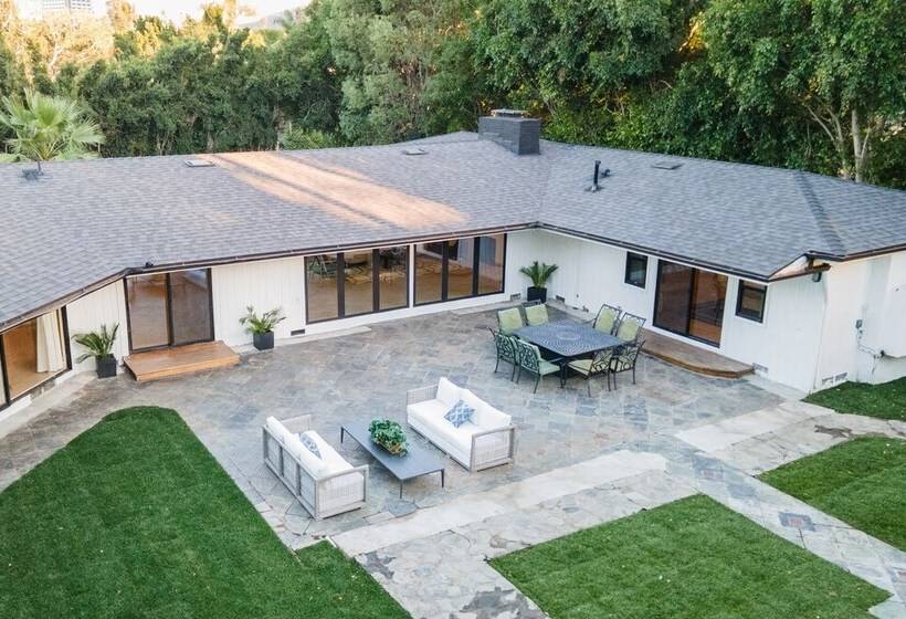 Forman By Avantstay Pool, Near Hollywood Studios