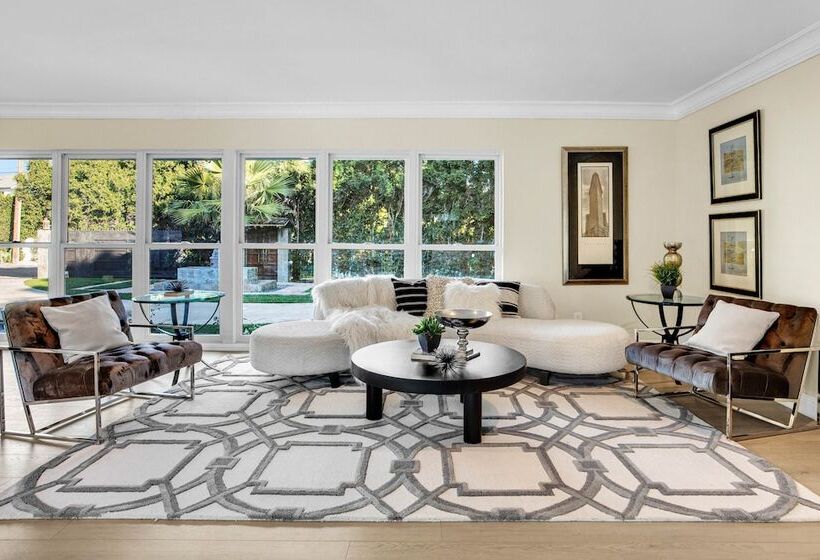 Forman By Avantstay Pool, Near Hollywood Studios