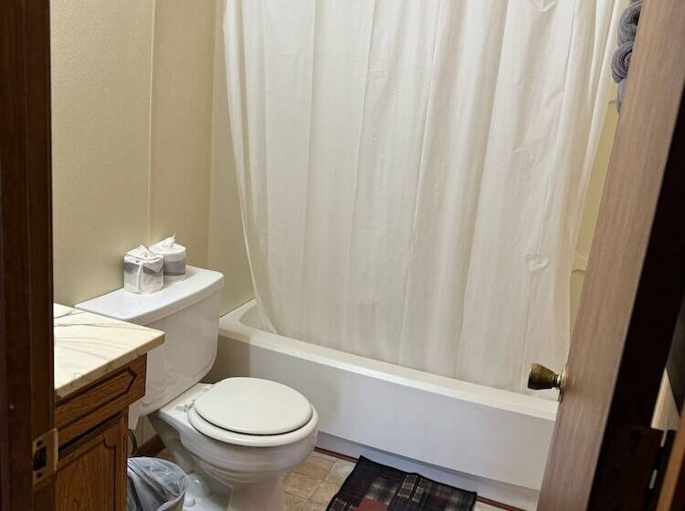 Hickory Hollow Resort