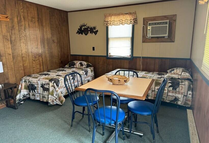 Hickory Hollow Resort