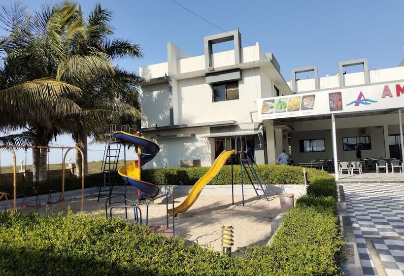 בית מלון כפרי Amidhara