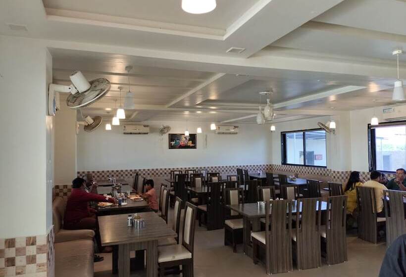 בית מלון כפרי Amidhara