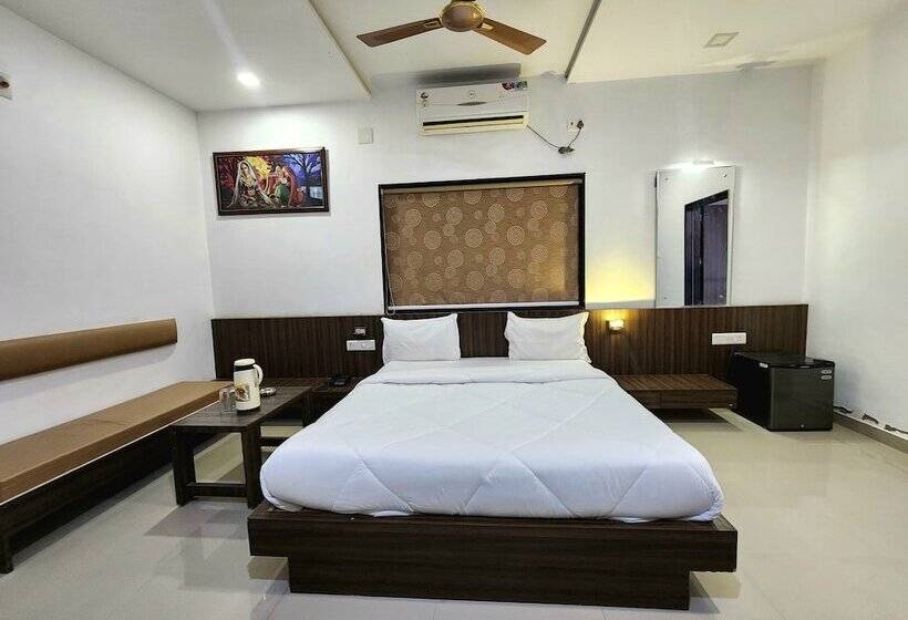 בית מלון כפרי Amidhara