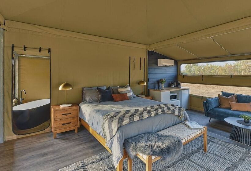 בית מלון כפרי Willow Wood Glamping Retreat