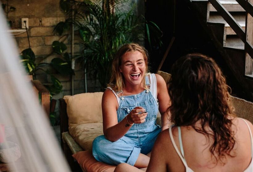 여관 La Escondida H