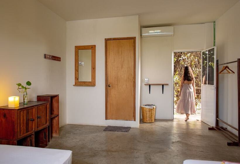 여관 La Escondida H