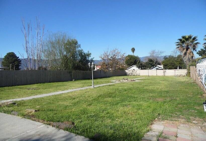 모텔 Elsinore Hot Springs & Lodge