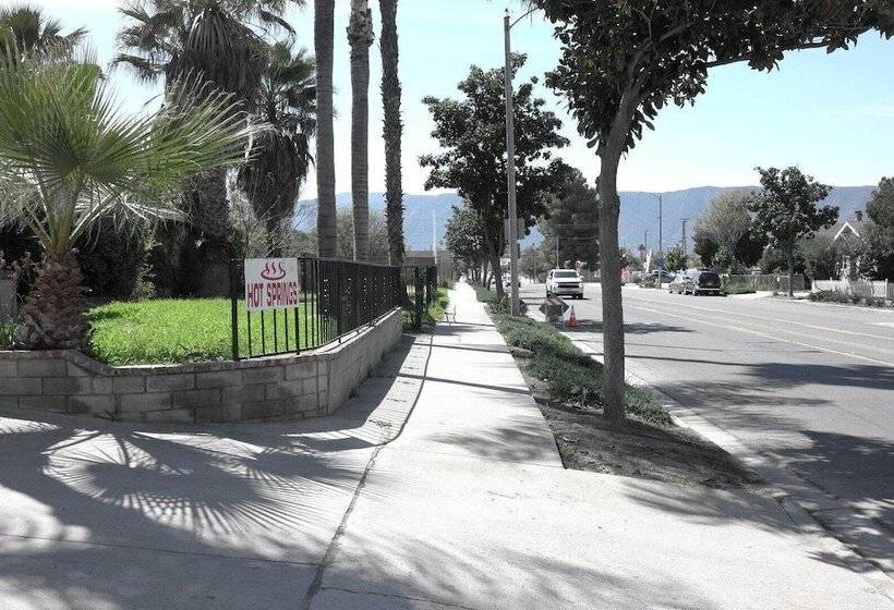 모텔 Elsinore Hot Springs & Lodge