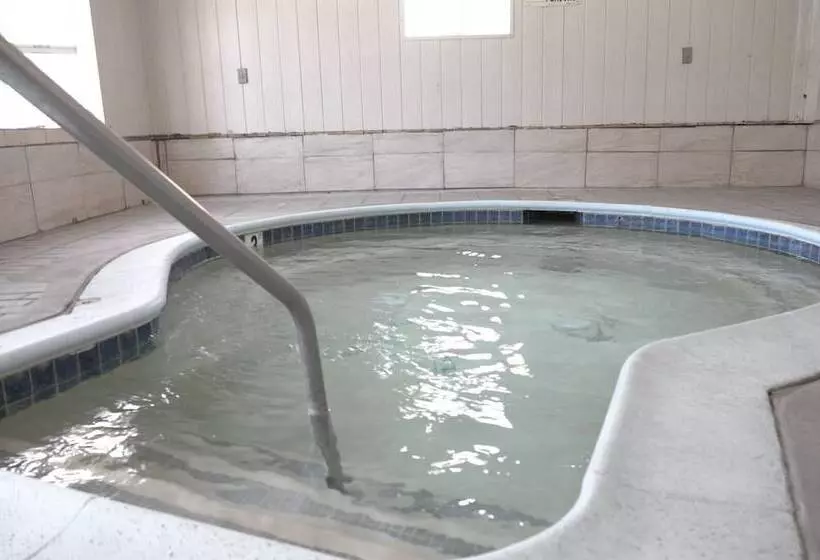 Motelli Elsinore Hot Springs & Lodge