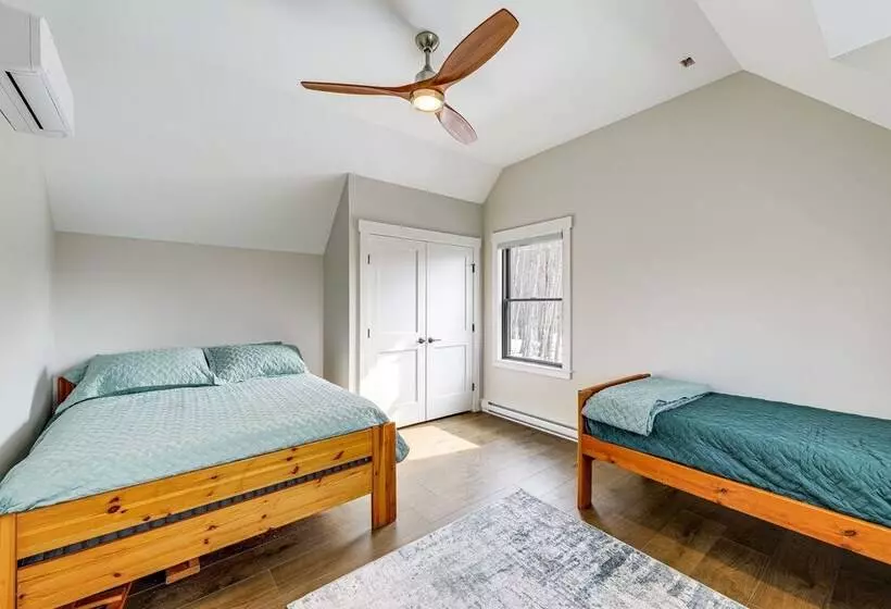 Mountain View Home In Stoneham W/ Hot Yoga Studio!