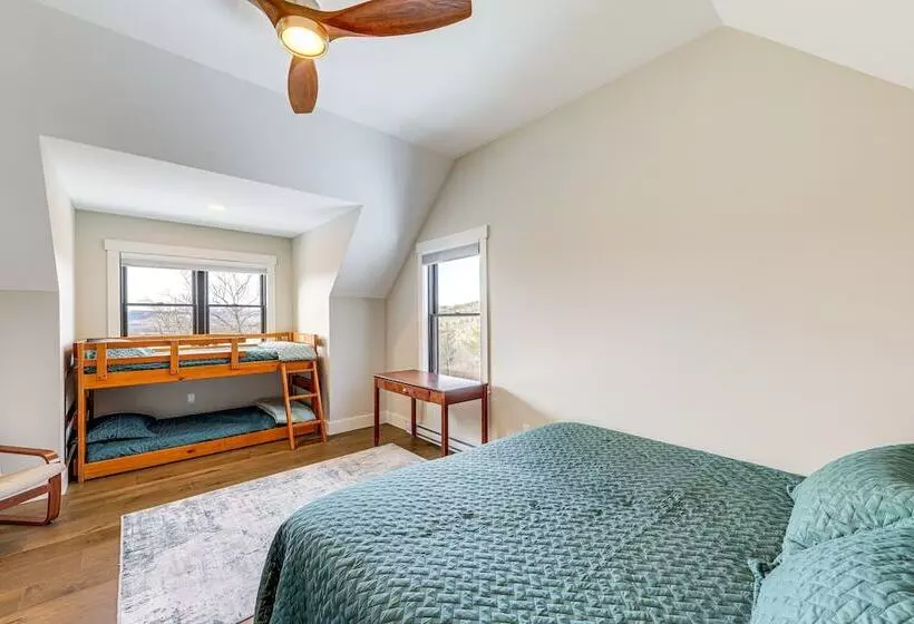 Mountain View Home In Stoneham W/ Hot Yoga Studio!