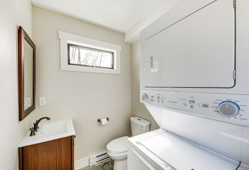 Mountain View Home In Stoneham W/ Hot Yoga Studio!