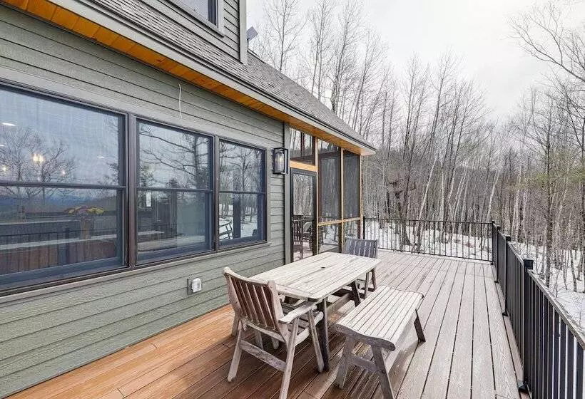 Mountain View Home In Stoneham W/ Hot Yoga Studio!