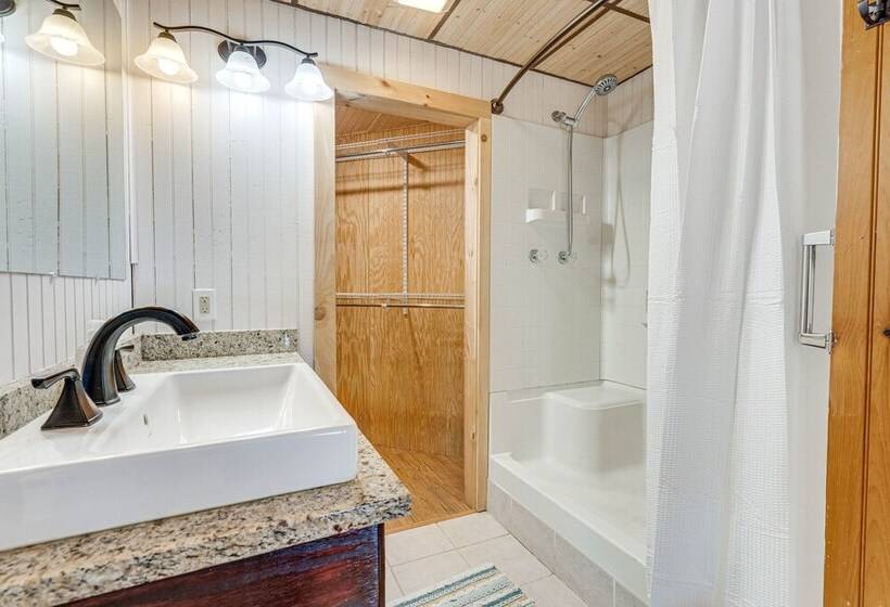 Mountaintop Blue Ridge Cabin: 2 Mi To Downtown