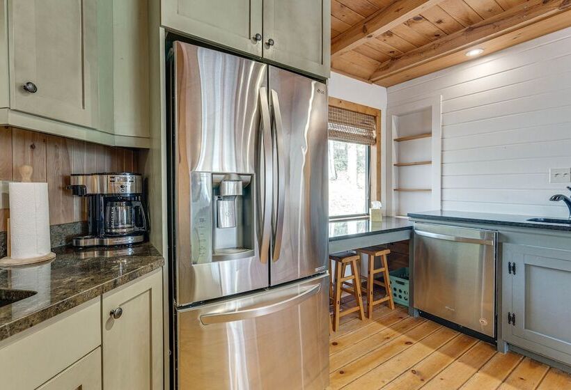 Mountaintop Blue Ridge Cabin: 2 Mi To Downtown