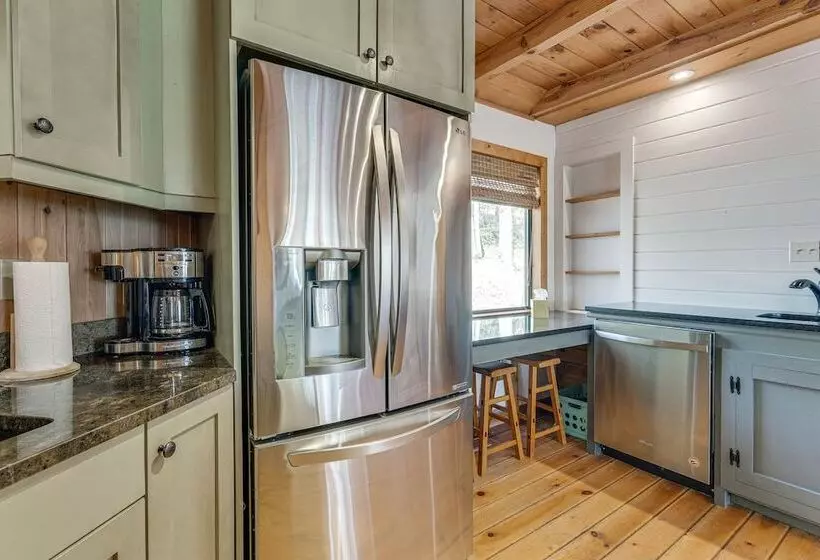 Mountaintop Blue Ridge Cabin: 2 Mi To Downtown