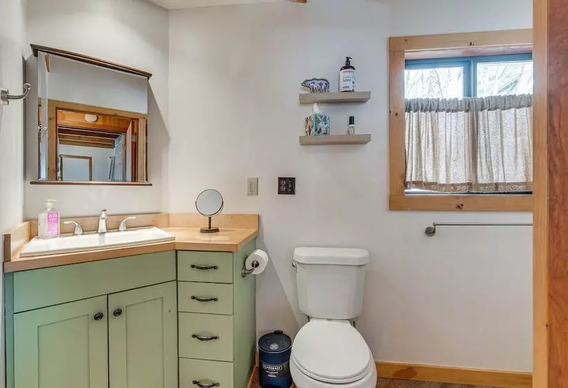 Mountaintop Blue Ridge Cabin: 2 Mi To Downtown