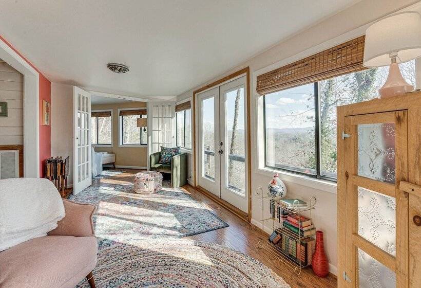 Mountaintop Blue Ridge Cabin: 2 Mi To Downtown