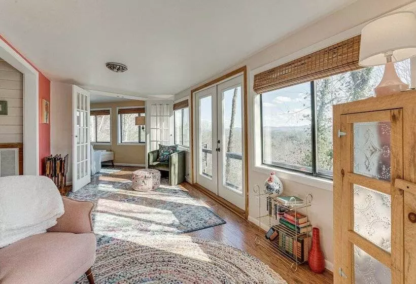 Mountaintop Blue Ridge Cabin: 2 Mi To Downtown