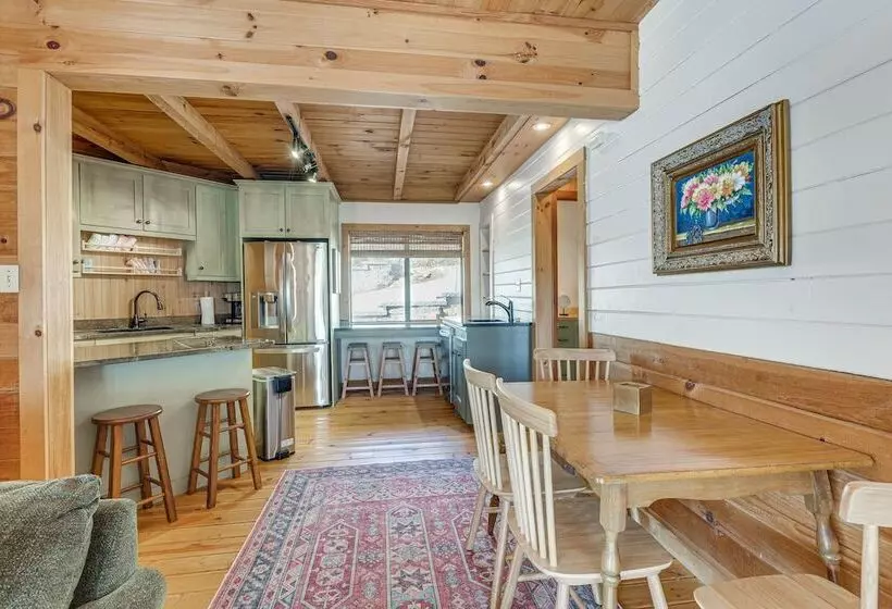 Mountaintop Blue Ridge Cabin: 2 Mi To Downtown