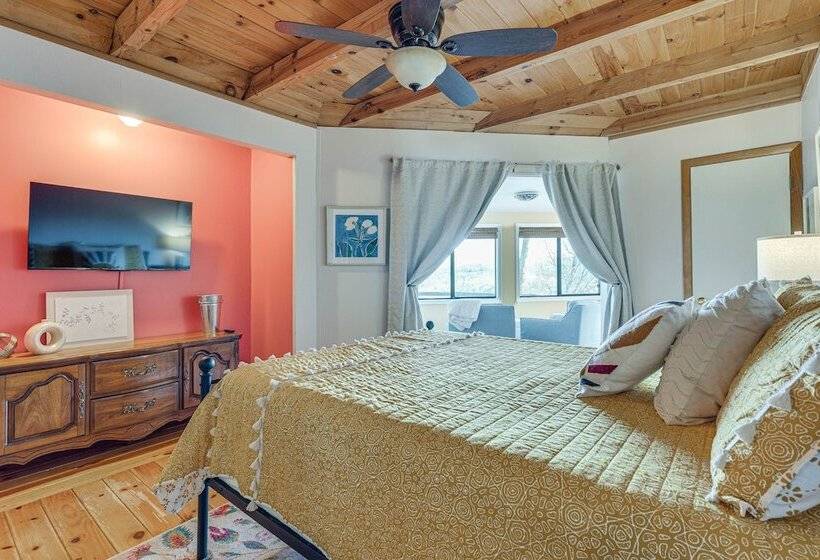 Mountaintop Blue Ridge Cabin: 2 Mi To Downtown