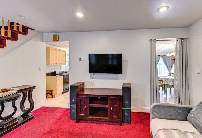 New York Escape Near Times Square & Central Park!