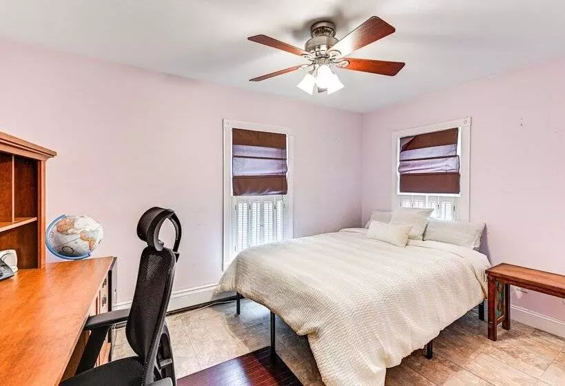 New York Escape Near Times Square & Central Park!