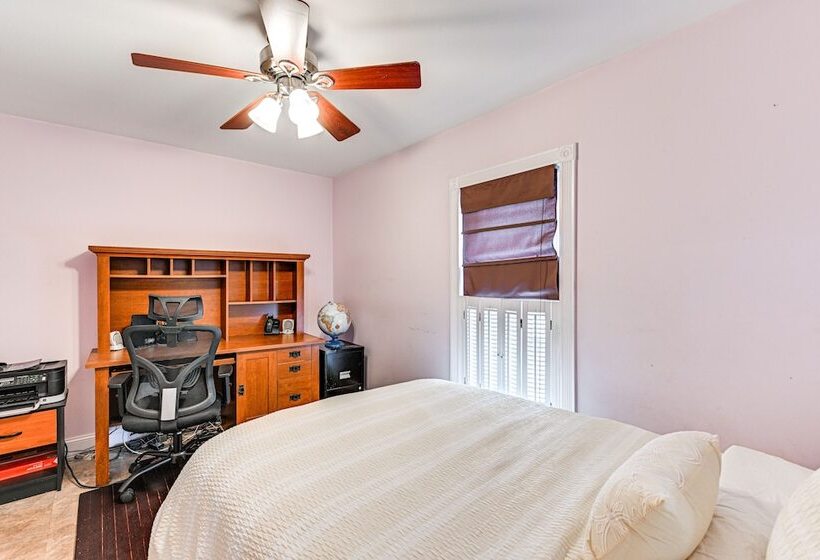 New York Escape Near Times Square & Central Park!