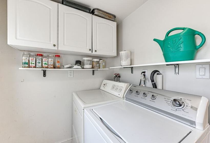 New York Escape Near Times Square & Central Park!