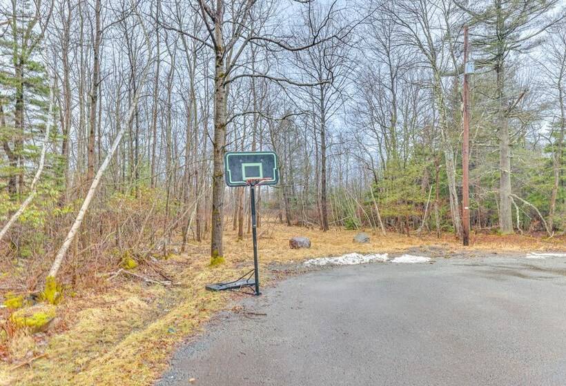 Peaceful Tobyhanna Home W/ Game Room & Fire Pit!