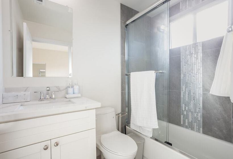 Periwinkle By Avantstay Walk To Staples, Rooftop