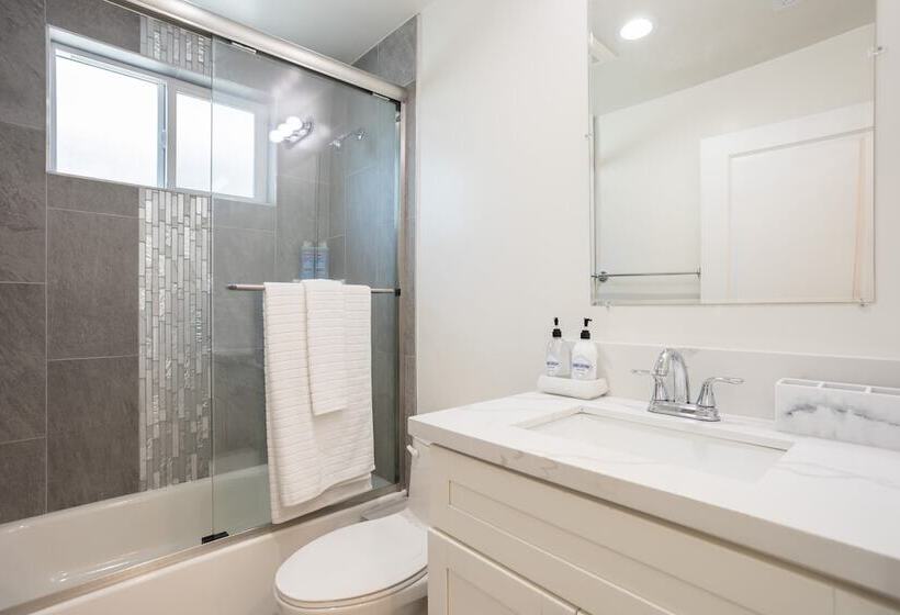 Periwinkle By Avantstay Walk To Staples, Rooftop