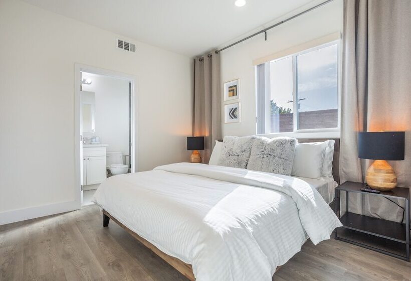 Periwinkle By Avantstay Walk To Staples, Rooftop