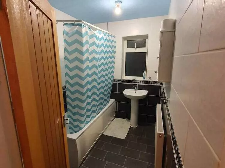 レジデンス Detached 4 Bed House In Leeds