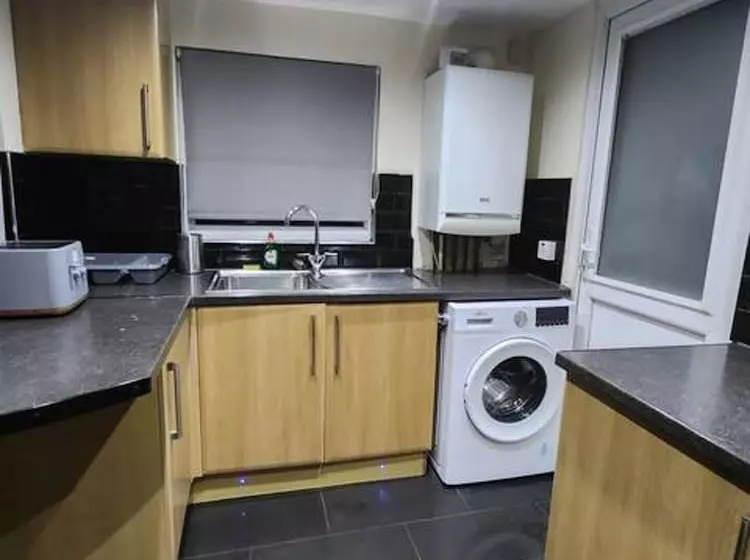 Residenssi Remarkable 3 Bed House In Tilbury