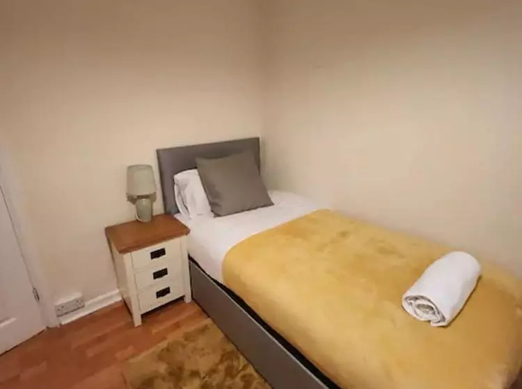 Residenssi Remarkable 3 Bed House In Tilbury