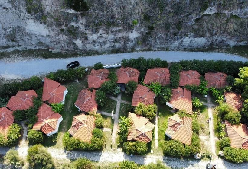 住所 Villaggio Camping Formicoli