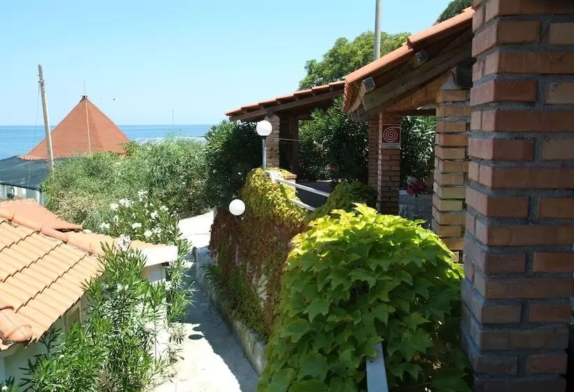اقامتگاه Villaggio Camping Formicoli